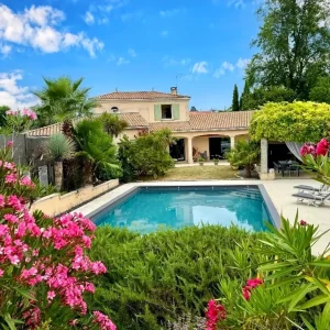 535 000 € Maison à Angoulême (16000) Réf : 1801861